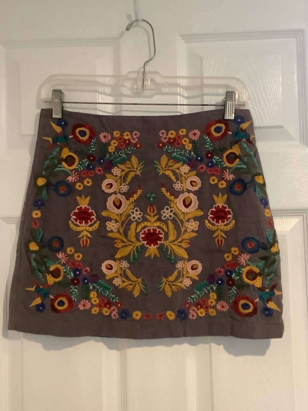 UMGEE Gray Bohemian Embroidered Floral Boho Funky Artsy Fall Mini Skirt S